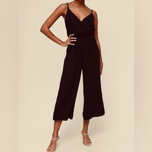 Aritzia Wilfred Size XXS Melodie Jumpsuit Black Sleeveless Wide Leg V Neck